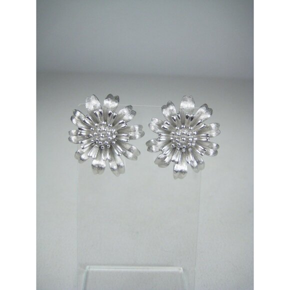 Trifari Silver Tone Clip On Earrings Floral Design Crown MOD Vintage 1950s - Picture 8 of 10